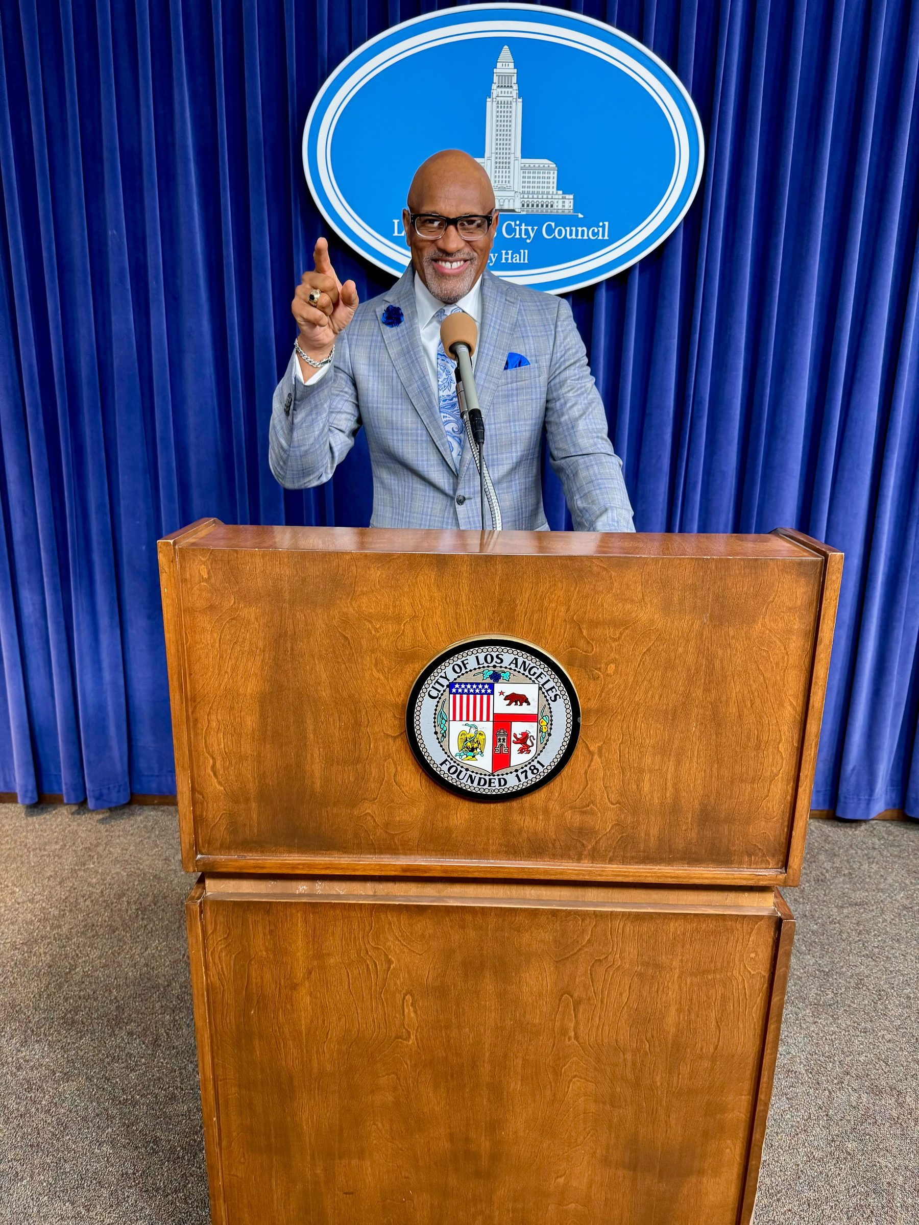 Dr. Nos at the Los Angeles City Council podium